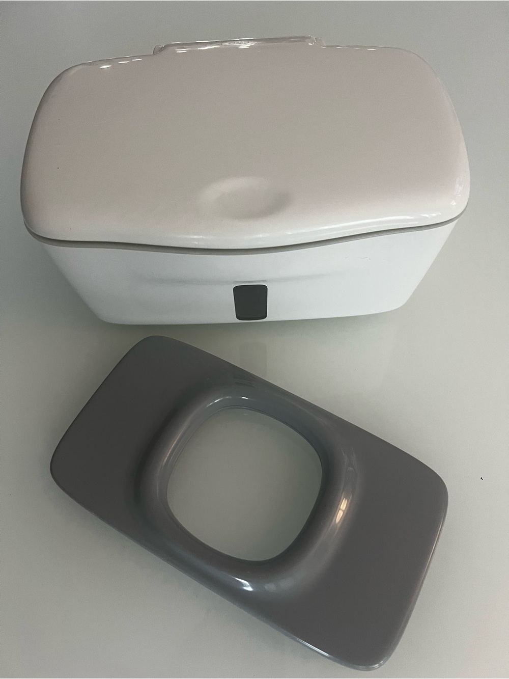 OXO Tot Perfect Pull Baby Wipes Dispenser, Refillable Wipe Holder, Gray